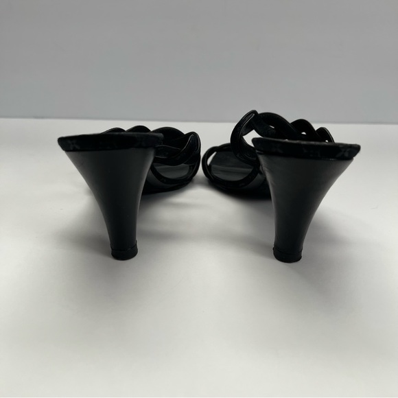 Louis Vitton LV Monogram Double Strap Heels - Picture 4 of 10